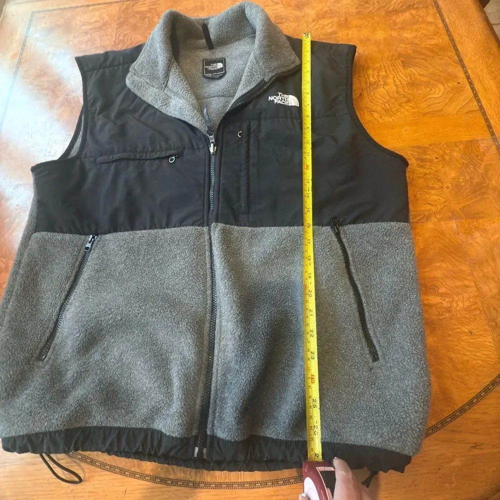 The North Face Men's Two-Tone Black and Gray Vest
